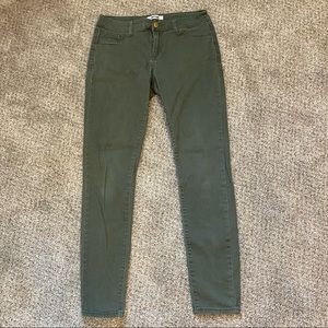 REFUGE army green skinny jeans